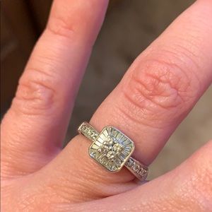 Real White Gold 14k Ring with Diamonds
